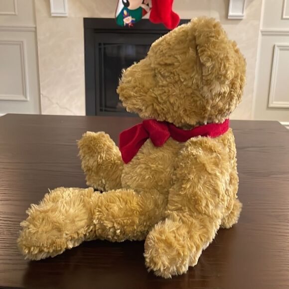 Russ Bombay Co Exclusive GILMORE 2004 7th Annual Christmas Charity Bear 16 inch - Picture 5 of 8